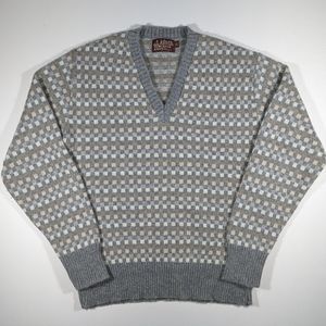 Vintage Newcastle Knits V Neck Sweater Men's Size XL Long Sleeve Pullover